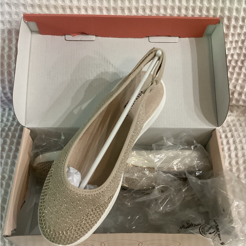 New Easy Spirit GRACEE2 Medium Natural 102 Women’s size 7